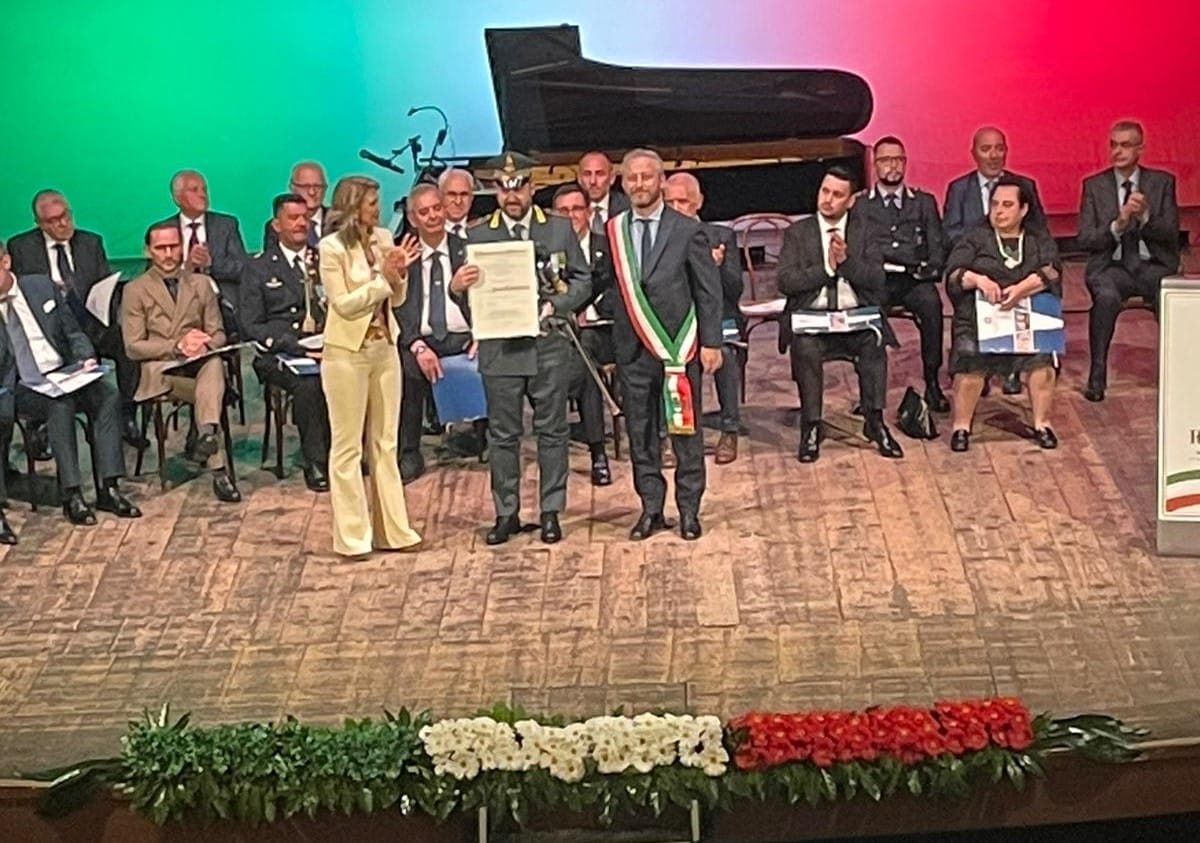 IL LUOGOTENENTE DELLA GdF PIETRO LAMONACA NOMINATO CAVALIERE DELLA ...