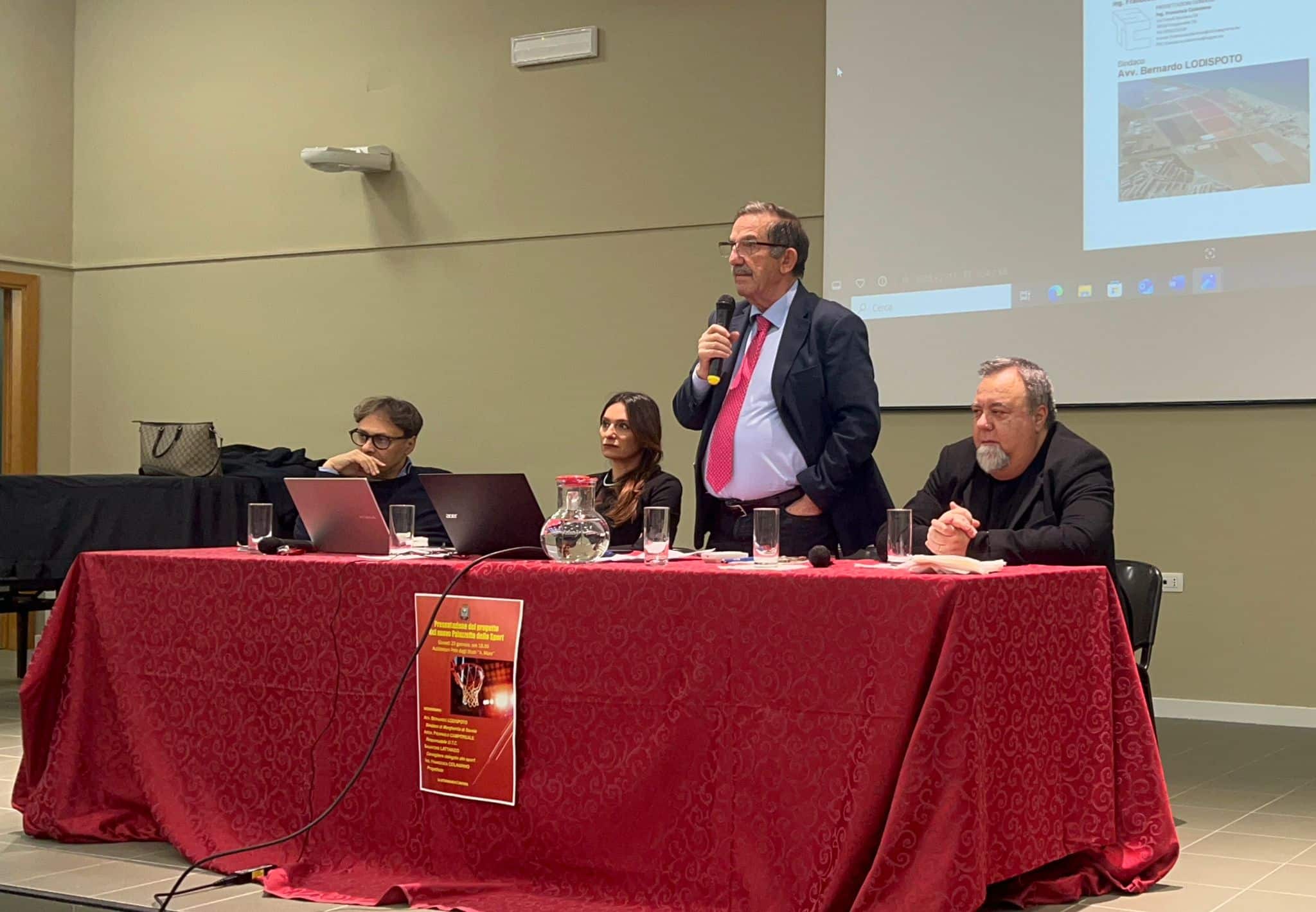 conferenza_Palasport